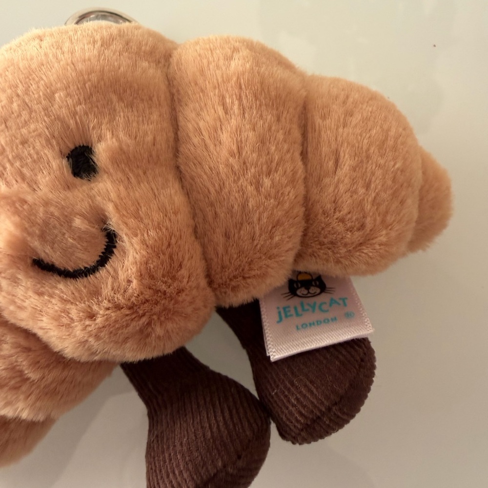Jellycat Amuseables Croissant bag charm - Picture 3 of 4